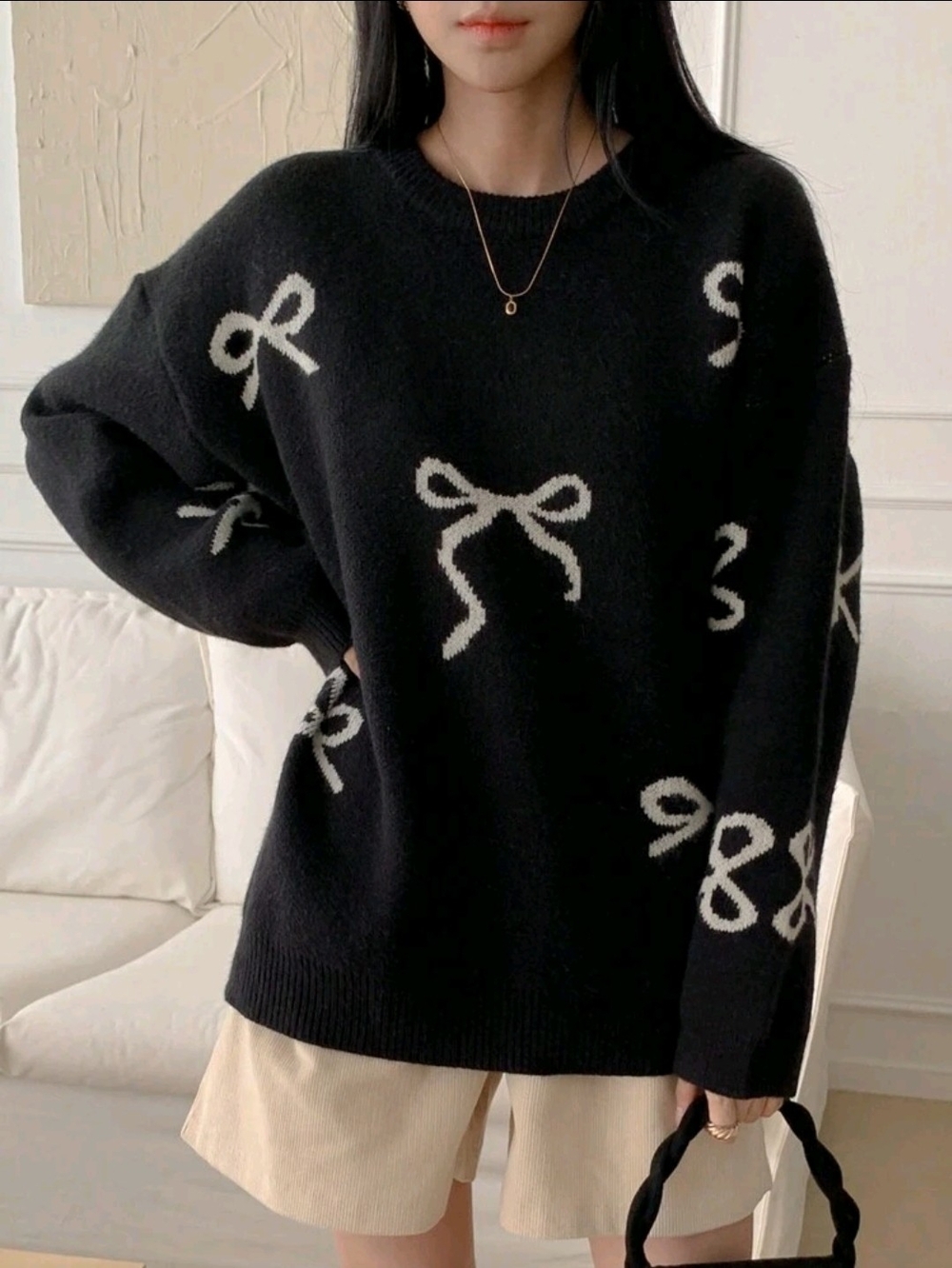 Black Bow-Pattern Crewneck Sweater - Women - Picture 2 of 8
